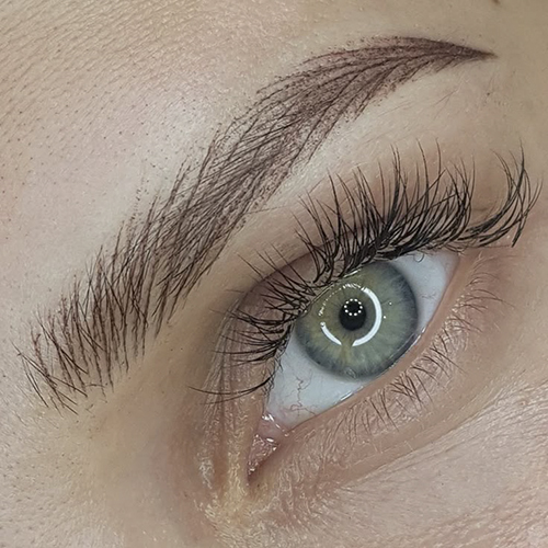 آیا هیراستروک ابرو برای پوست‌های چرب مناسب است؟